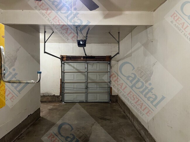 Building Photo - Cute Home Available!