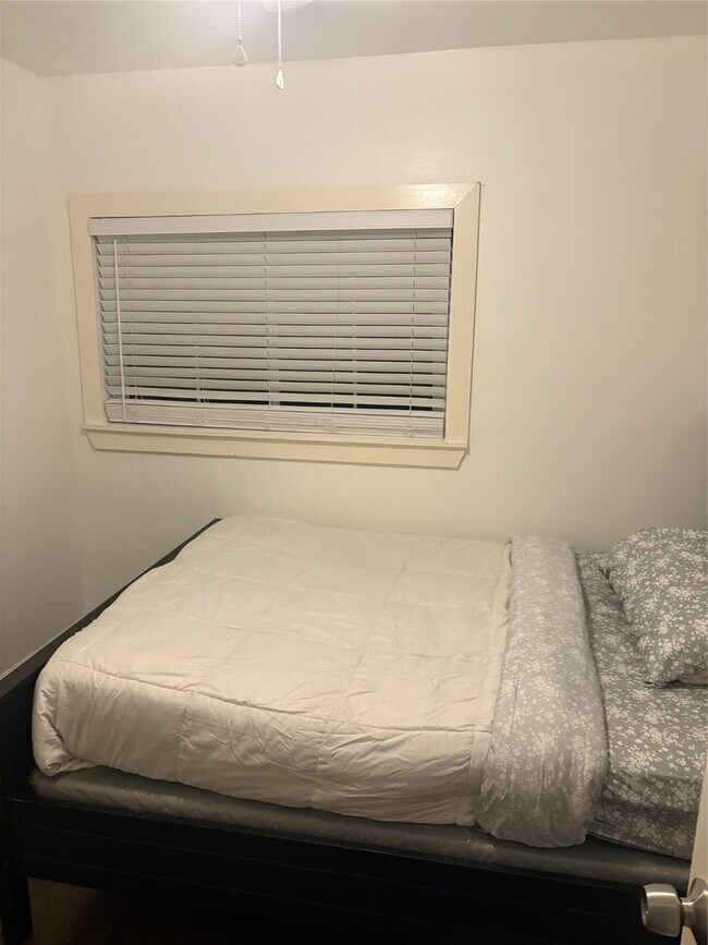 Building Photo - 3021 Gray St