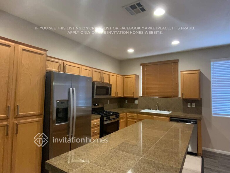 Building Photo - 1296 Cornet St