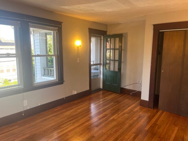 Building Photo - 16 Eddy St