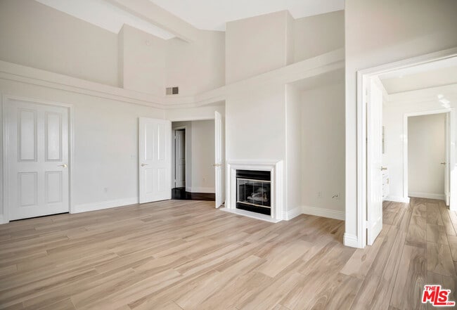 Building Photo - 6463 Zuma View Pl