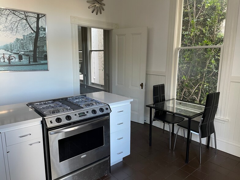 Building Photo - 421 Duboce Ave