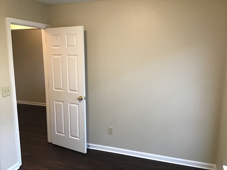 Building Photo - 1836 Northglen Cir