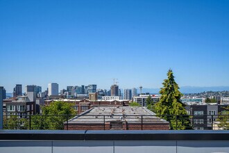 Building Photo - 1333 E Denny Way