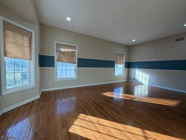 Building Photo - 105 Churchill Ave