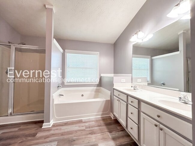 Building Photo - 729 Mountain Laurel Dr