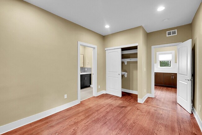 Building Photo - $3,700- Charming and Updated 4 bed, 3 bath Home in West Highland Denver!