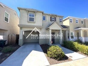 Building Photo - Newer 3bd/2.5 ba Home with 1 Car Garage in Gated Community