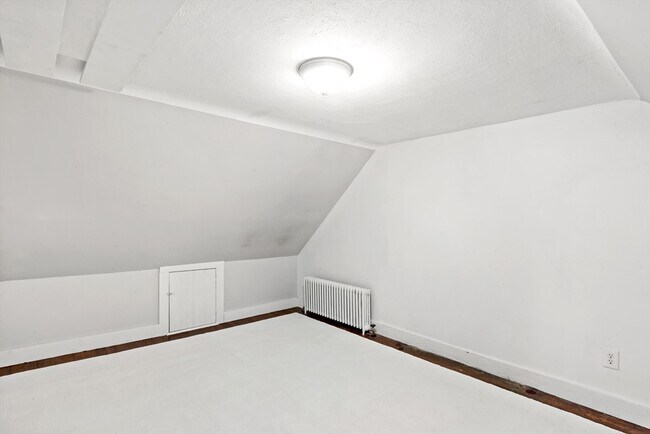Building Photo - 539 Maple Ave