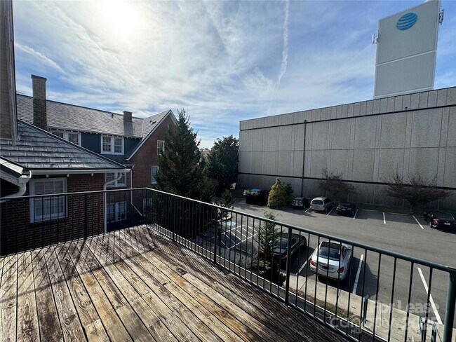 Building Photo - 102 W 2nd Ave