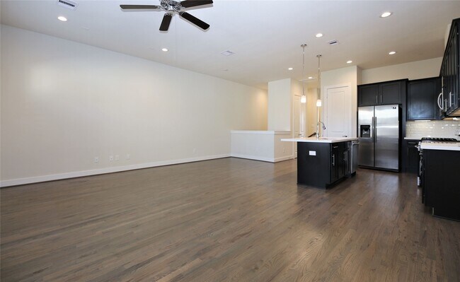 Building Photo - 3916 Tulane Oak Dr