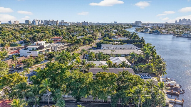 Building Photo - 1821 Middle River Dr