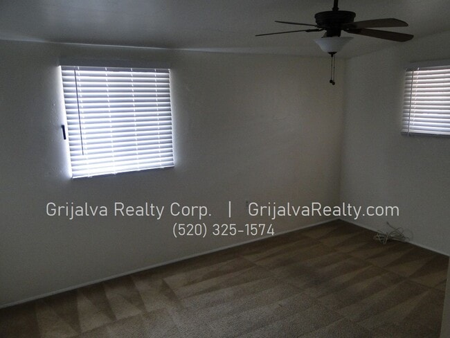 Building Photo - 1415 E Lester St