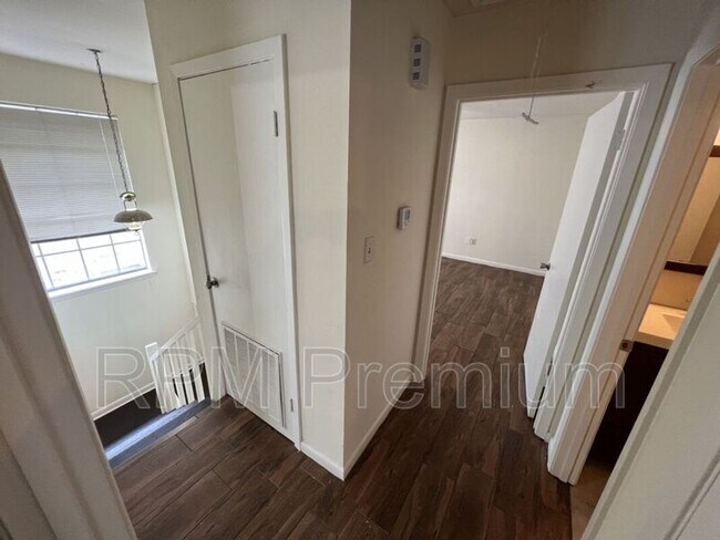 Building Photo - 5268 S Brightside View Dr