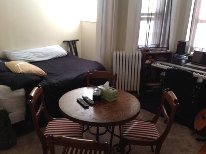 Building Photo - 65 Burbank St