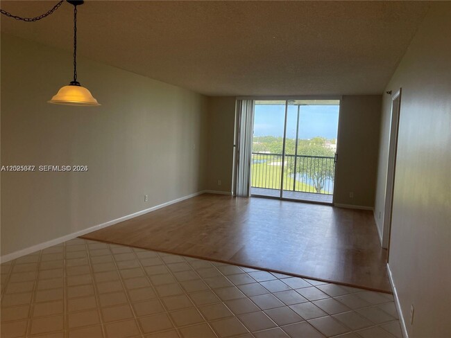 Building Photo - 3100 W Rolling Hills Cir
