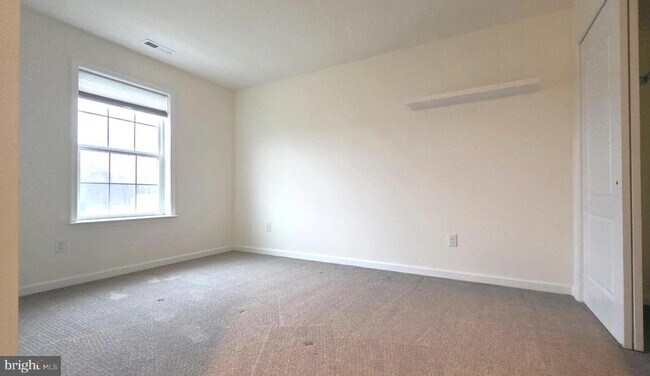 Building Photo - 115 Lexington Pl