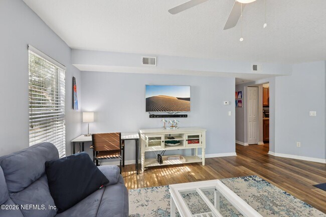 Building Photo - 204 Sixteenth St