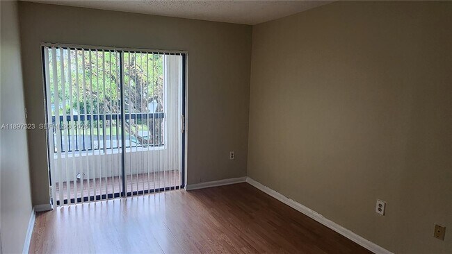 Building Photo - 10628 SW 118th Pl