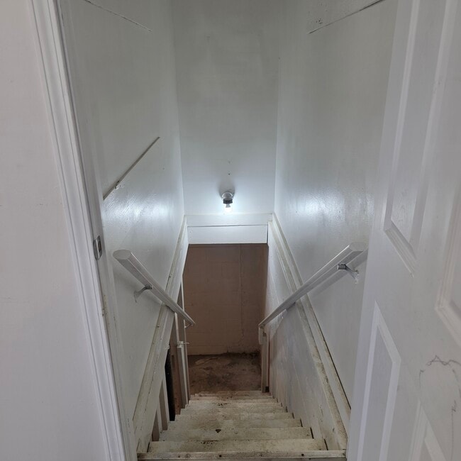 Building Photo - 1503 S 5th Ave