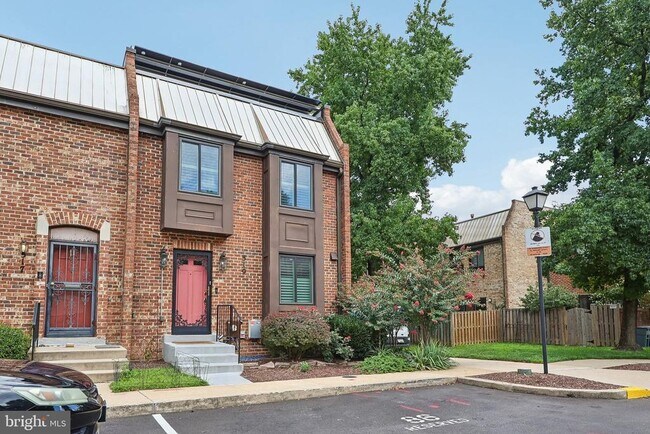 Building Photo - 519 Brummel Ct NW