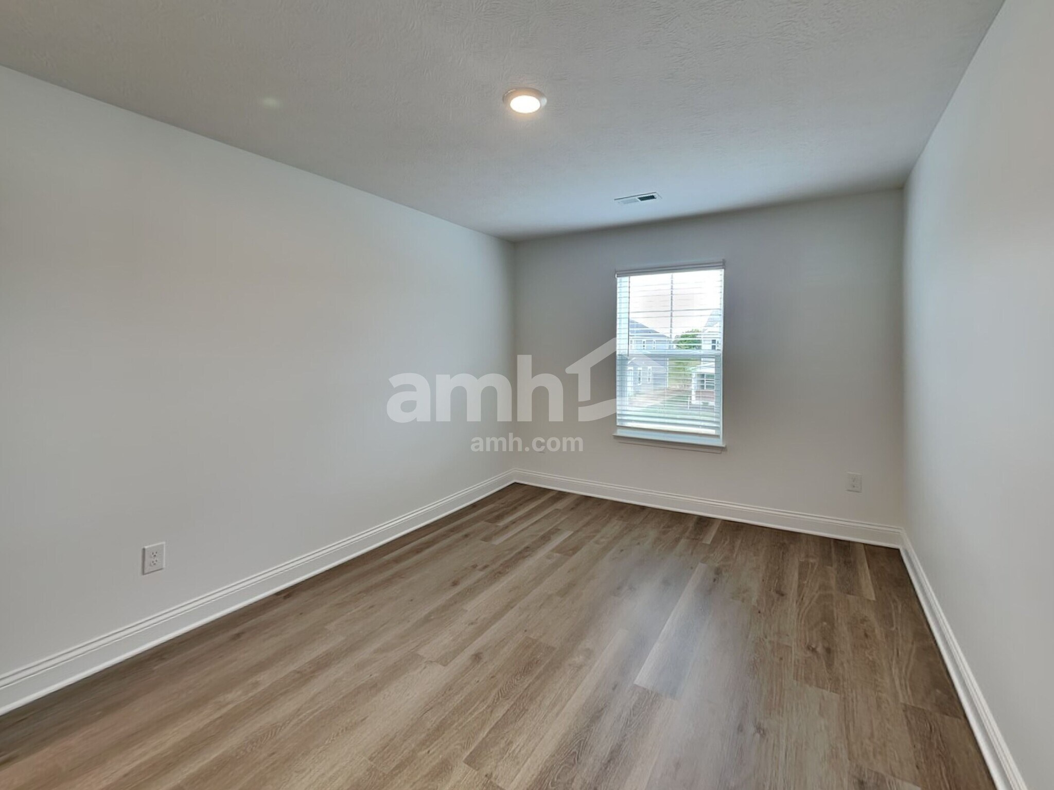 Building Photo - 9169 Henley Ave