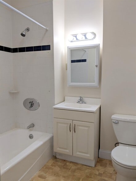 Building Photo - 14 Sanborn Ave