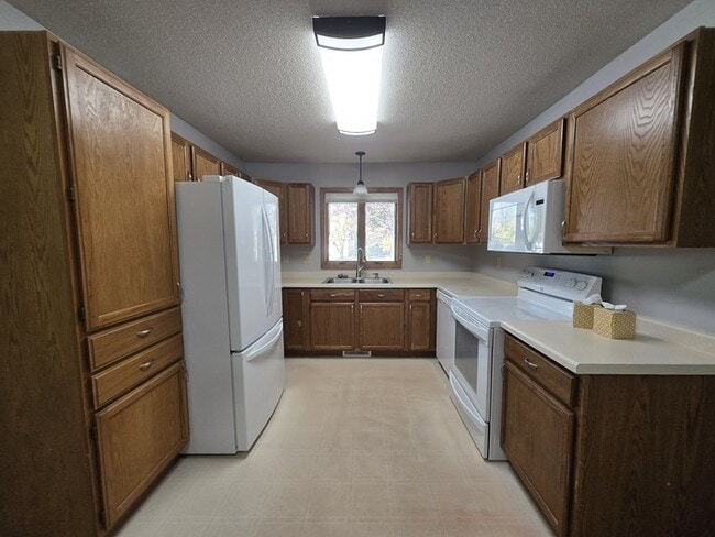 Building Photo - 5038 W Elm Ct