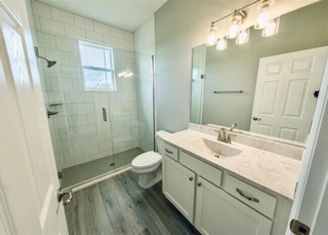 Building Photo - Executive 4/3 Rental