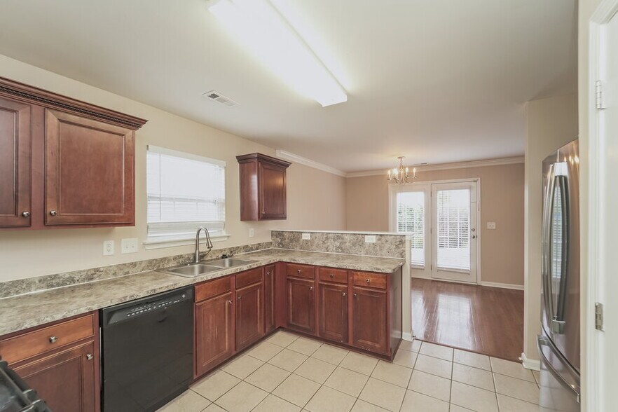 Building Photo - 14021 Mallard Lake Rd