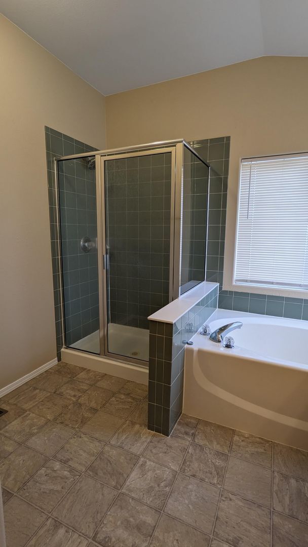 Building Photo - TWO STORY WITH FINISHED WALKOUT BASEMENT A...