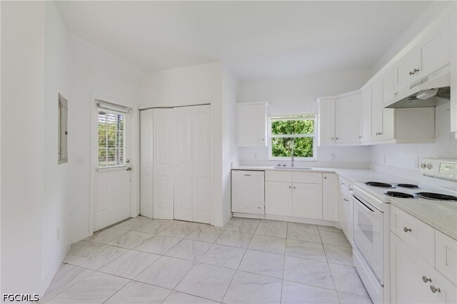 Building Photo - 5612 Rose Garden Rd