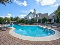 Building Photo - 2801 Chancellorsville Dr