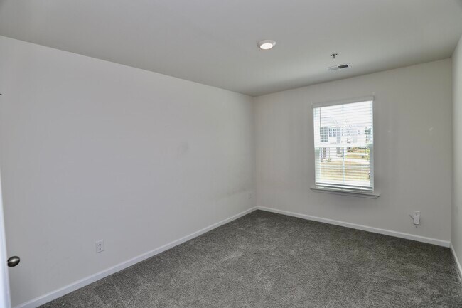 Building Photo - 352 Sandbach Rd