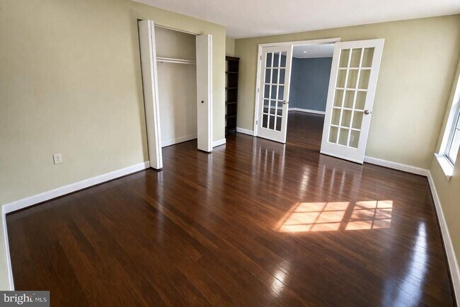 Building Photo - 20521 Neerwinder St