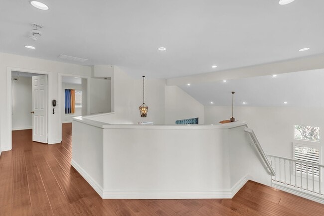 Building Photo - 2101 Vallejo Dr