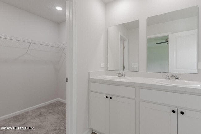 Building Photo - 14438 Macadamia Ln