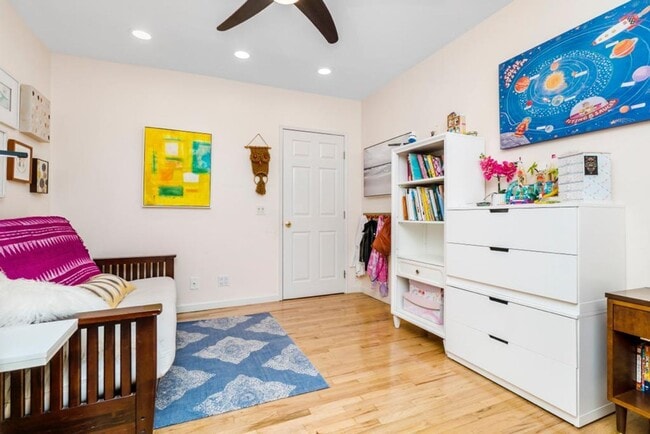 Building Photo - A charming 3-bedroom, 2.5 bath home in Don...