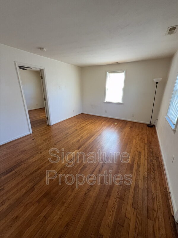 Building Photo - 201 Glendale Ave