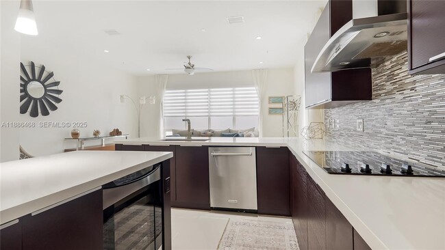 Building Photo - 6611 NW 105th Pl