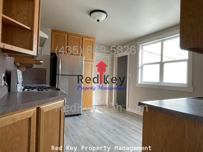 Building Photo - Gordon Ave Single Family Home
