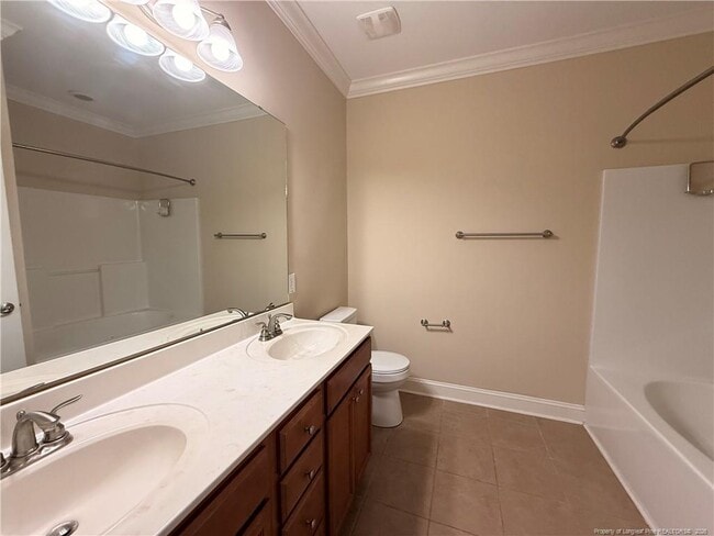 Building Photo - 185 Gallery Dr