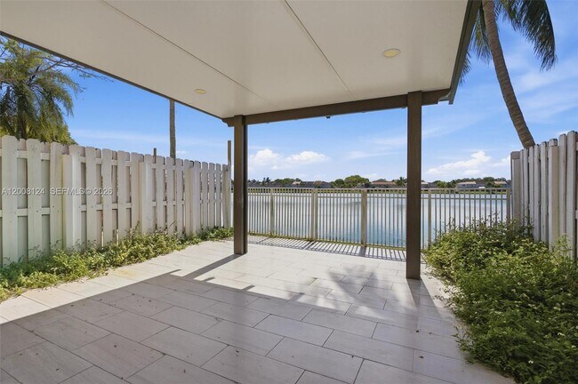 Building Photo - 17530 SW 139th Ct