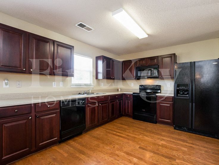 Building Photo - 3166 Redwood Run