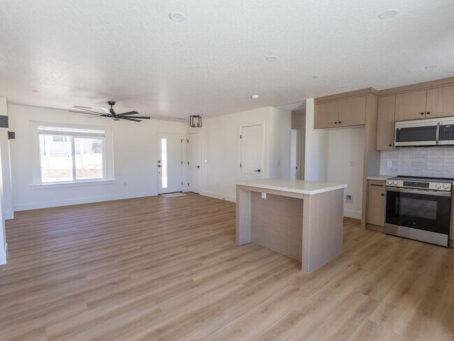 Building Photo - SPRING VALLEY LAKE EQUESTRIAN AREA - BRAND NEW CONSTRUCTION 3 BEDROOM