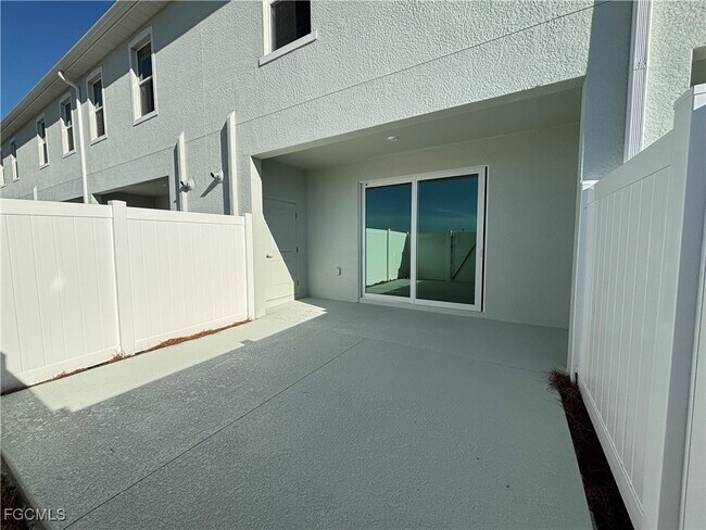 Building Photo - 14883 White Pearl Rd