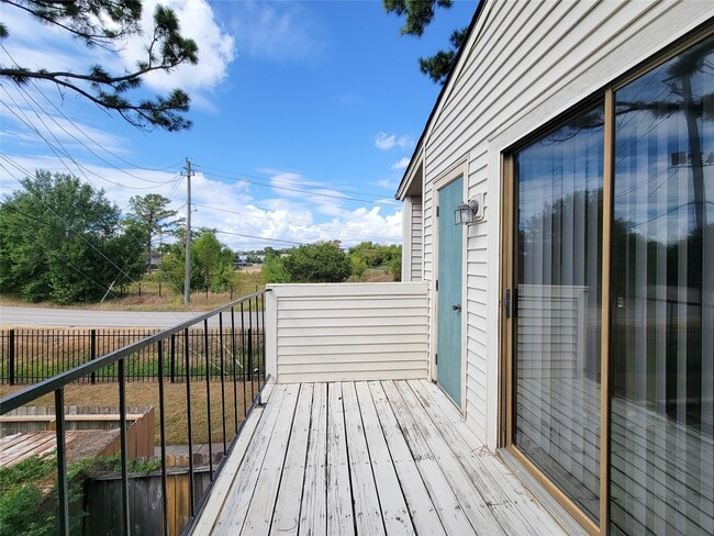 Building Photo - 6401 Deihl Rd