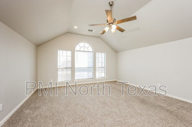 Building Photo - 2541 Indian Hills Dr