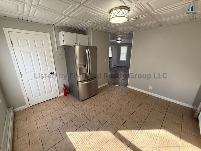 Building Photo - 41 Donnelly St