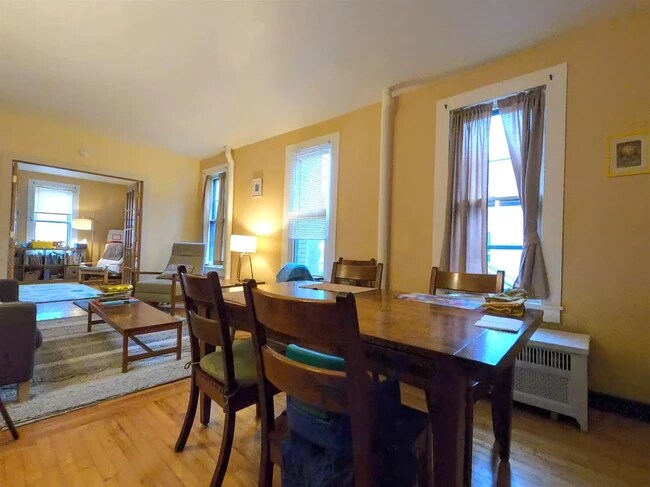 Building Photo - 201 Linn St